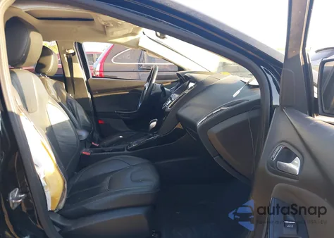 2016 Ford Focus Titanium из США, поврежденный, VIN 1FADP3J26GL280987